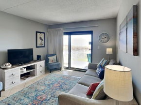 Ocean Breeze West #104
